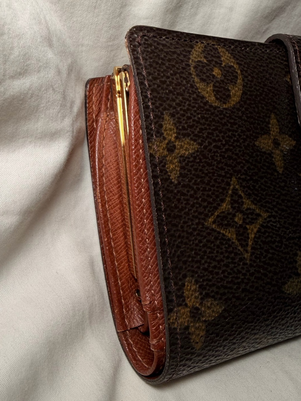 Louis Vuitton Viennoise monogram kiss lock wallet - Picture 3 of 11